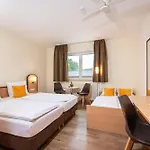 Hotel Am Wiesenweg L 24h Check-in Hausen (Wuerzburg)
