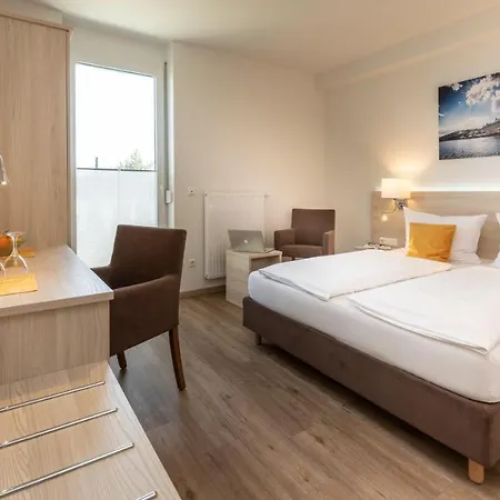 Hotel Am Wiesenweg L 24h Check-in 3*