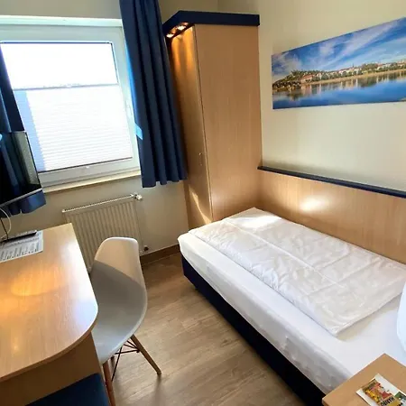 Hotel Am Wiesenweg L 24h Check-in 3*