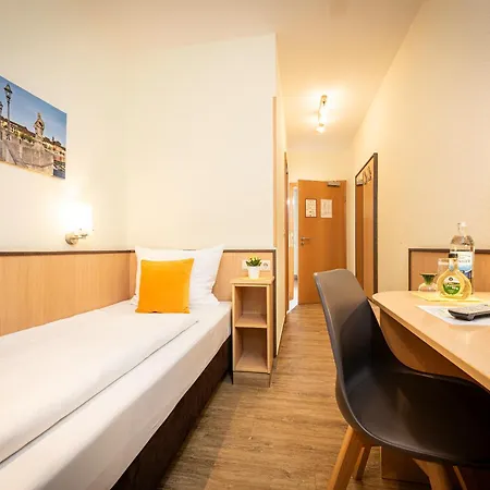 Am Wiesenweg L 24h Check-in 3* Hausen (Wuerzburg)