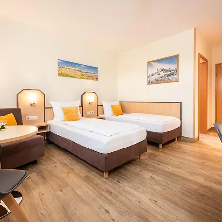 Hotel Am Wiesenweg L 24h Check-in 3*